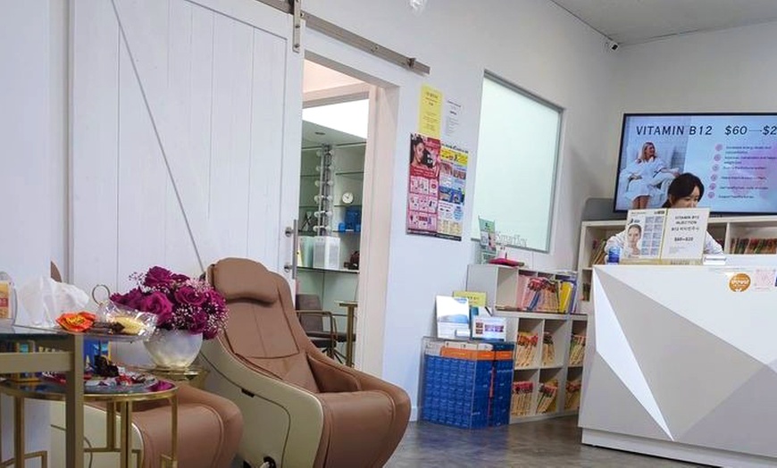 Image 2: Welcome Your Hair-Free Days w/ Up to 1 Year of Laser Hair Removal