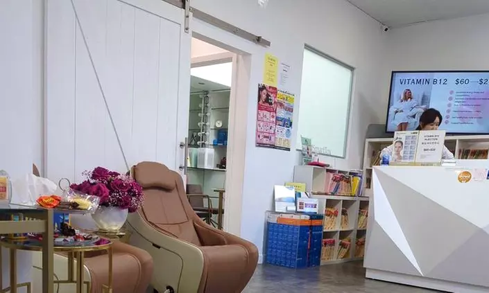 Welcome Your Hair-Free Days w/ Up to 1 Year of Laser Hair Removal