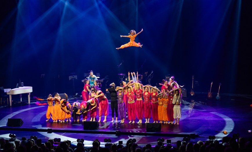 Image 3: Familien-Show „Es war einmal ...“: Ticket am 03.01.2026 um 15 Uhr