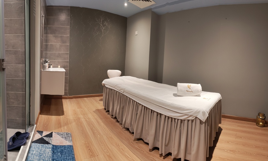 Image 3: Pamper Yourself with Relaxation Spa or Deep Tissue Spa