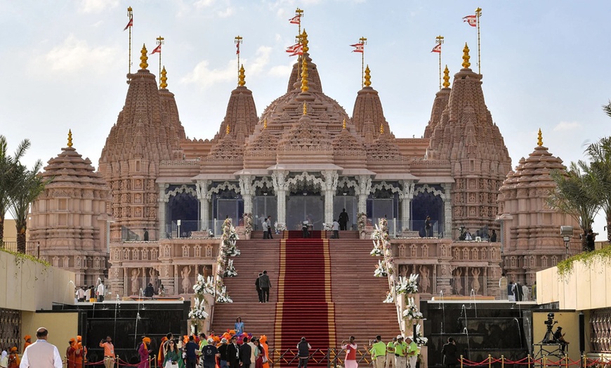 Image 4: Discover Abu Dhabi With A City Tour For One to Four People