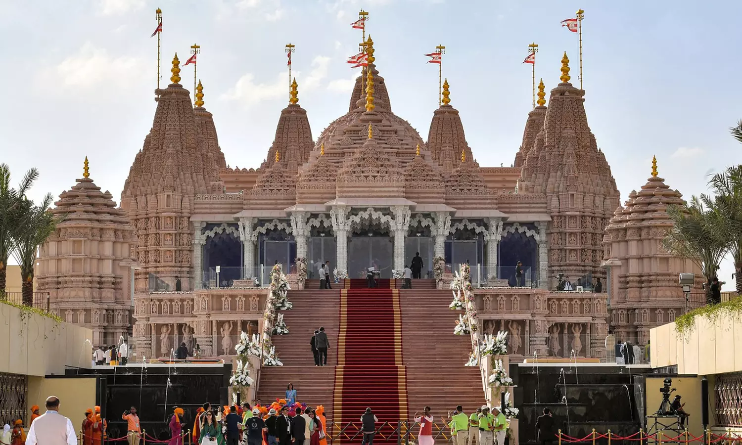 Discover Abu Dhabi With A City Tour For One to Four People