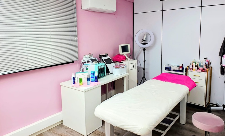 Image 5: Lifting y tinte de pestañas, diseño y depilación de cejas o laminado