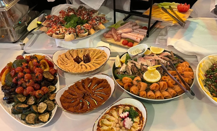 Image 1: Arabische Frühstücksplatte zum Teilen für 2 oder 4 Personen