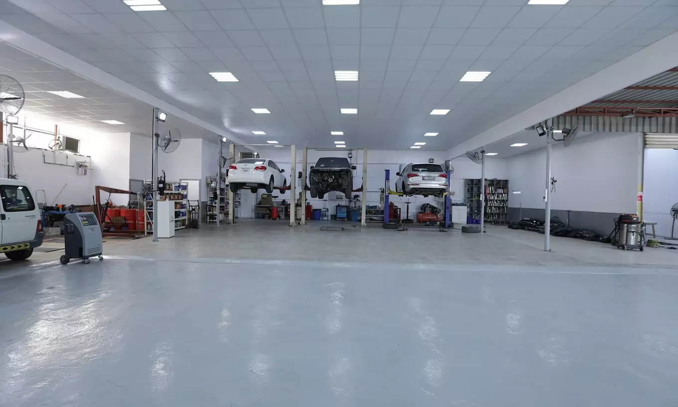 Scratch Repair And Paint Panel at Al Meeraj Auto Workshop