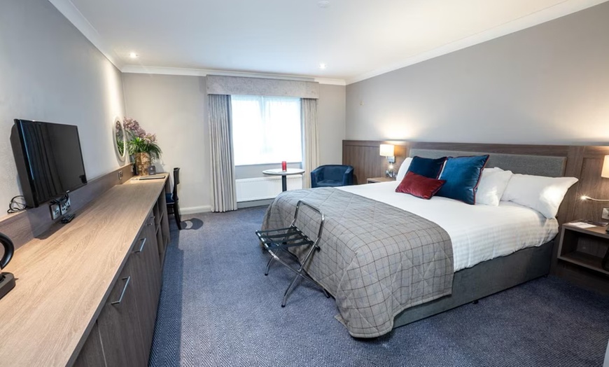 Image 12: Craigavon: Double Room with Breakfast