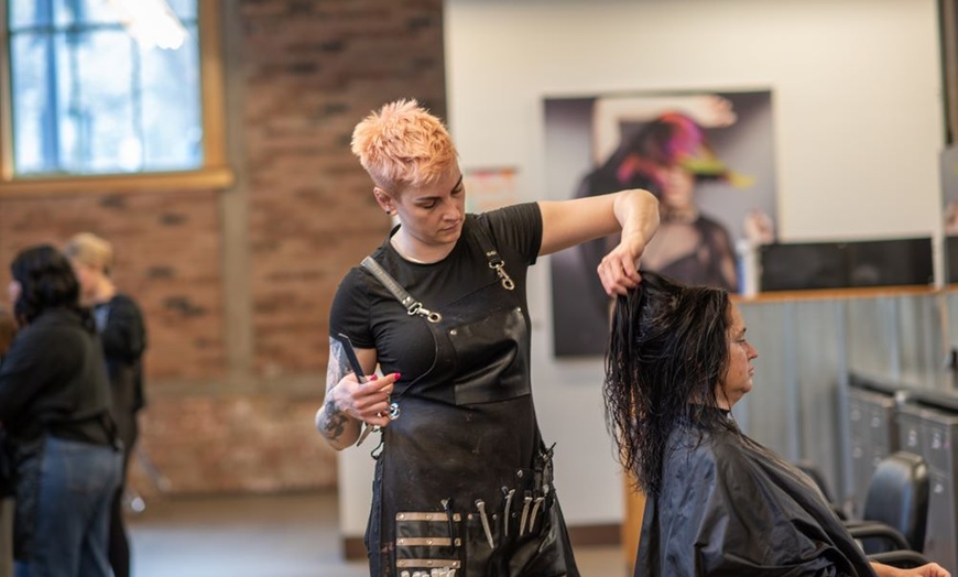Image 4: Fresh Haircut and Professional Conditioning Treatment
