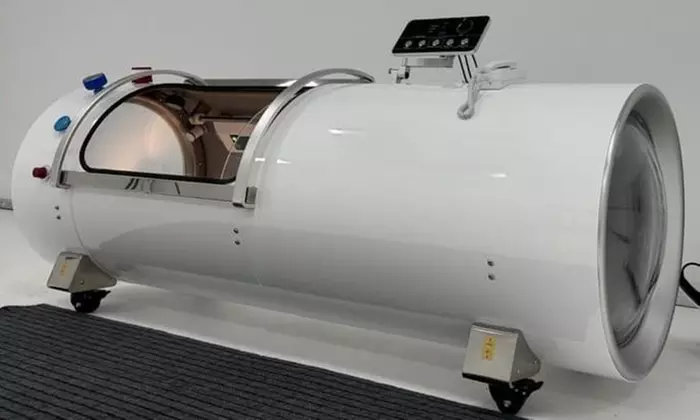 Revitalize Your Body: One 90-Minute Hyperbaric Oxygen Chamber Session at NIRStudio ( Up to 52% Off ) - Primary Image