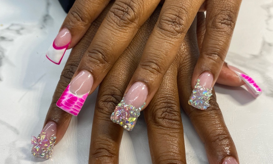 Image 2: Nail Art Magic: Gel X / Acrylic Set with Extra Hand Massage