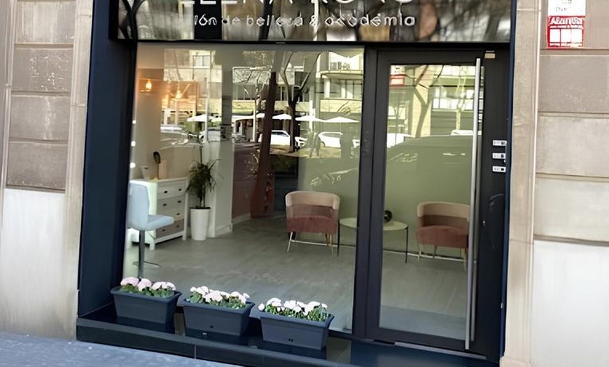 Image 13: Sesiones de rehidratación de labios o microlifting facial con Dermapen