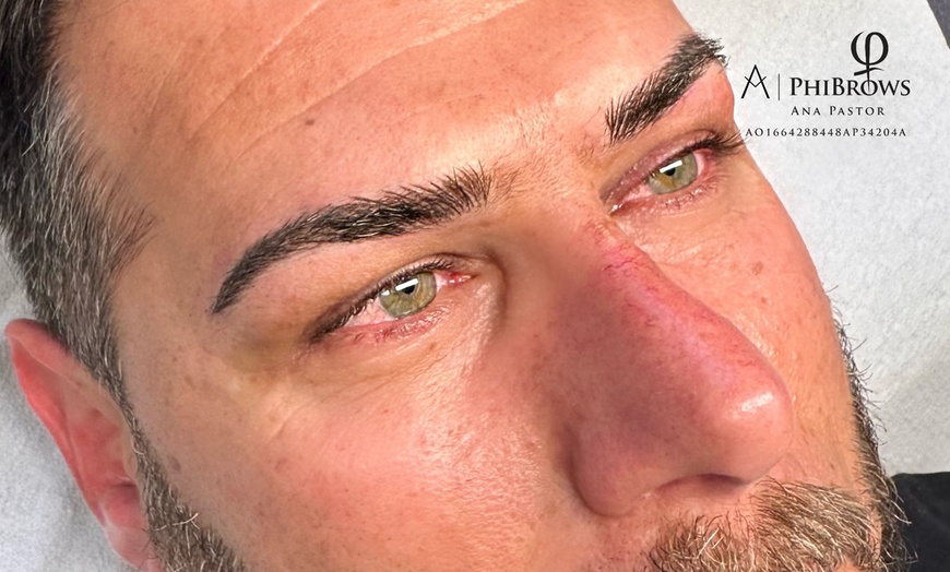 Image 2: Definierte Augenbrauen: Microblading inkl. Nachbehandlung für 1 Person