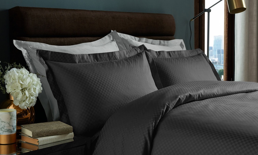 Image 5: 350 Thread Count Egyptian Cotton Bedding