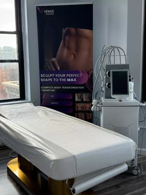 Sculpt, Tone & Reduce Fat with Venus Bliss Max EMS + Celluma LED - Second Medium