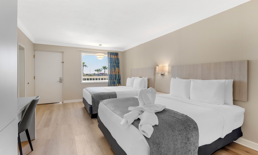 Image 8: Family-Friendly Hotel Near Amusement Parks in Orlando w/Various Room