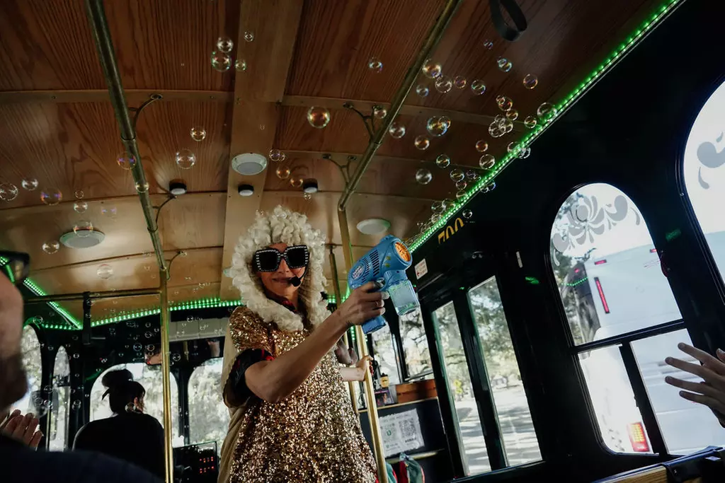 Laugh-Out-Loud "Nashville for Morons" Comedy Trolley Tour