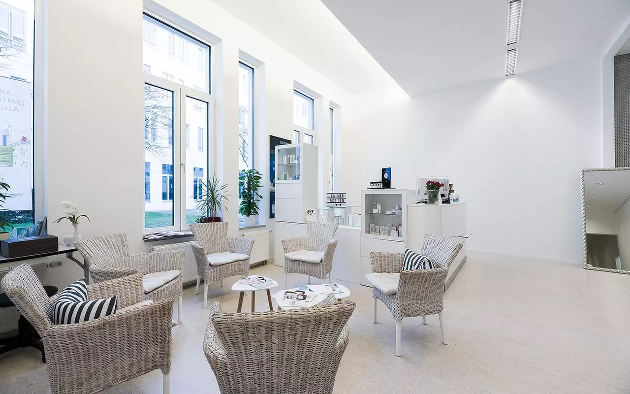 Glow & Shape: Gesichtsbehandlung inkl. Augenbrauenpflege