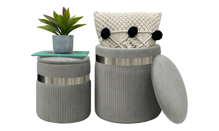 Image 11: Coppia di pouf in velluto