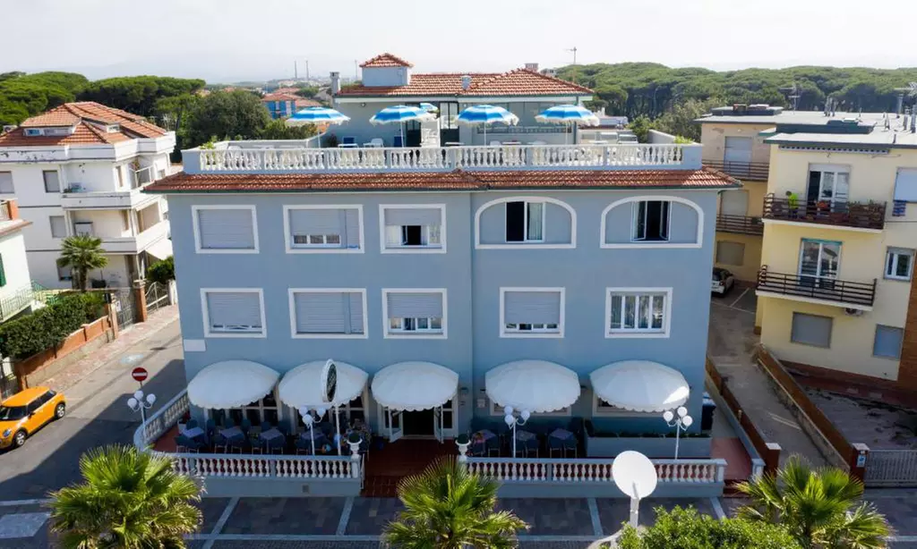 Marina di Cecina: 1, 2 o 4 notti per 2 persone in mezza pensione