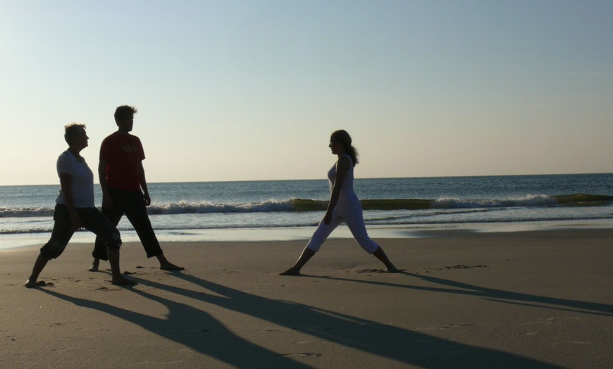 Image 4: Sylt: Yoga- oder Surf-Urlaub inkl. Lunch und Kursen