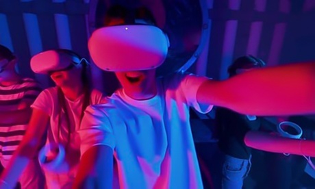 Para 2 personas: 2 partidas de realidad virtual con consumición