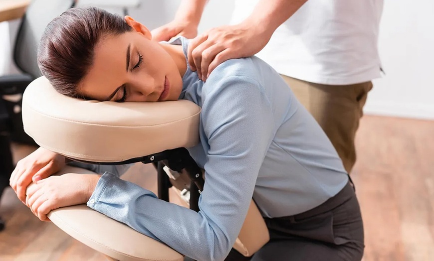 Image 3: Réduction du stress : Amma assis ciblé dos, nuque, épaules
