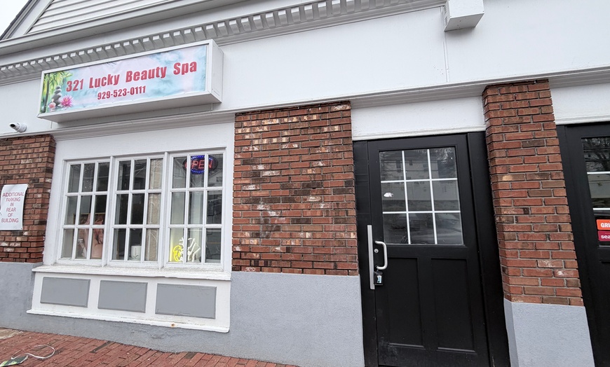 Image 5: 45 or 60 Min Express Body Work Massage & Hot Stones w/ Aromatherapy