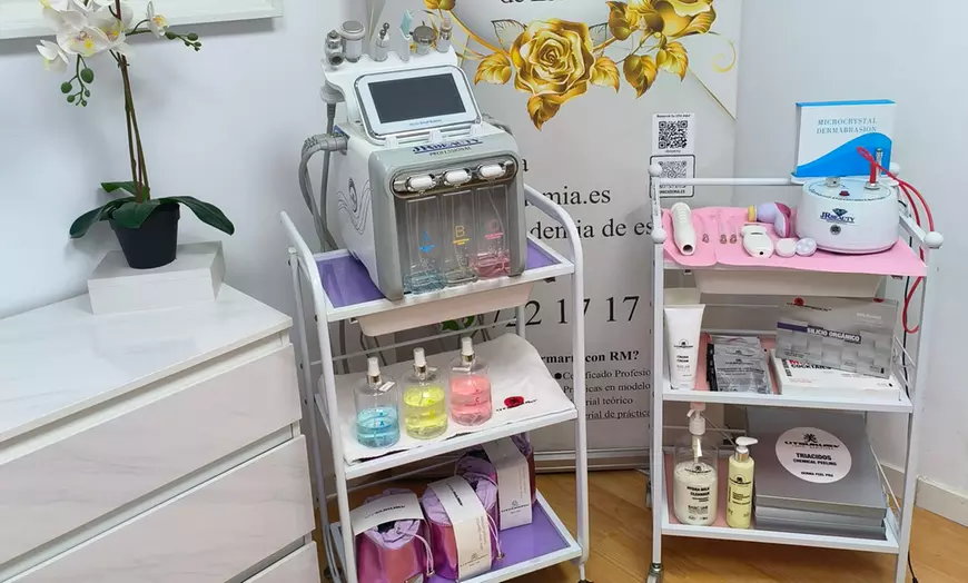 Image 7: Limpieza facial básica con exfoliante y mascarilla y opción a dermapen