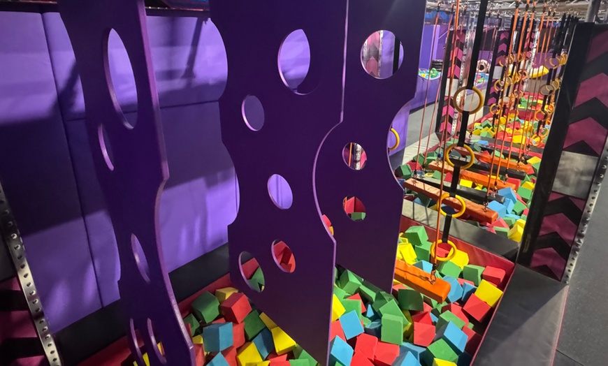 Image 12: Acceso de 1 hora o ilimitado a parque de camas elásticas para 1 o 2  