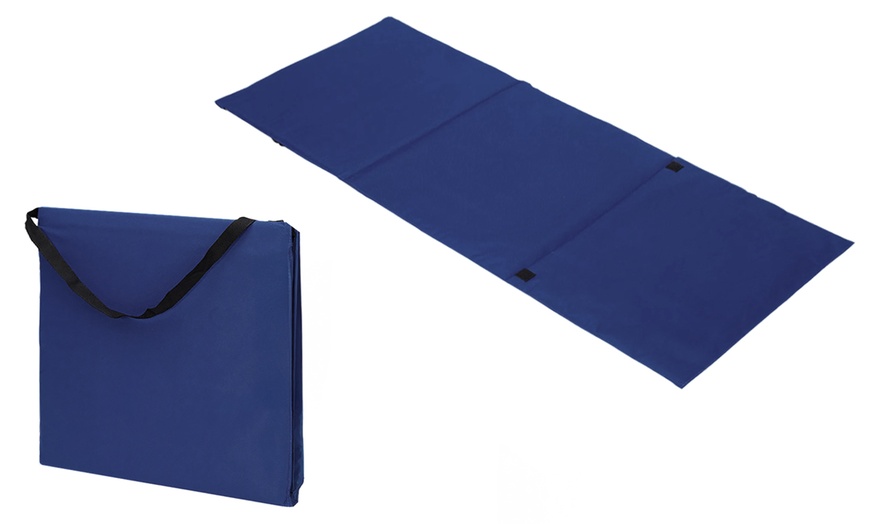 Image 5: Set de 2 matelas imperméable et pliable pour plage ou piscine