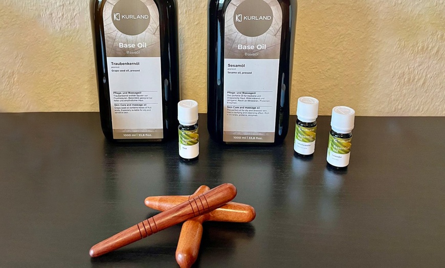 Image 6: 30-60 Min. Rücken- und Nackenmassage mit Aromaöl für 1 Dame