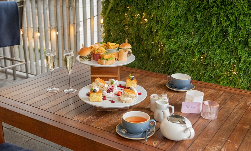 Image 11: Deluxe Asian Pan Afternoon Tea and Prosecco - 4stars Holiday Inn Hotel