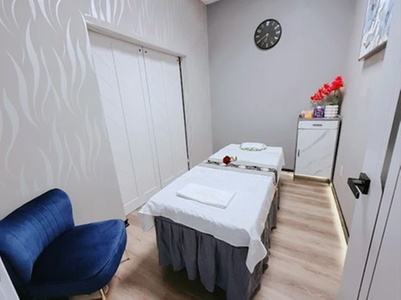60 Minute Full Body Massage for One Person (with Aromatherapy, Hot Towels, and Essential Oils) - Bless Head Spa and Wellness