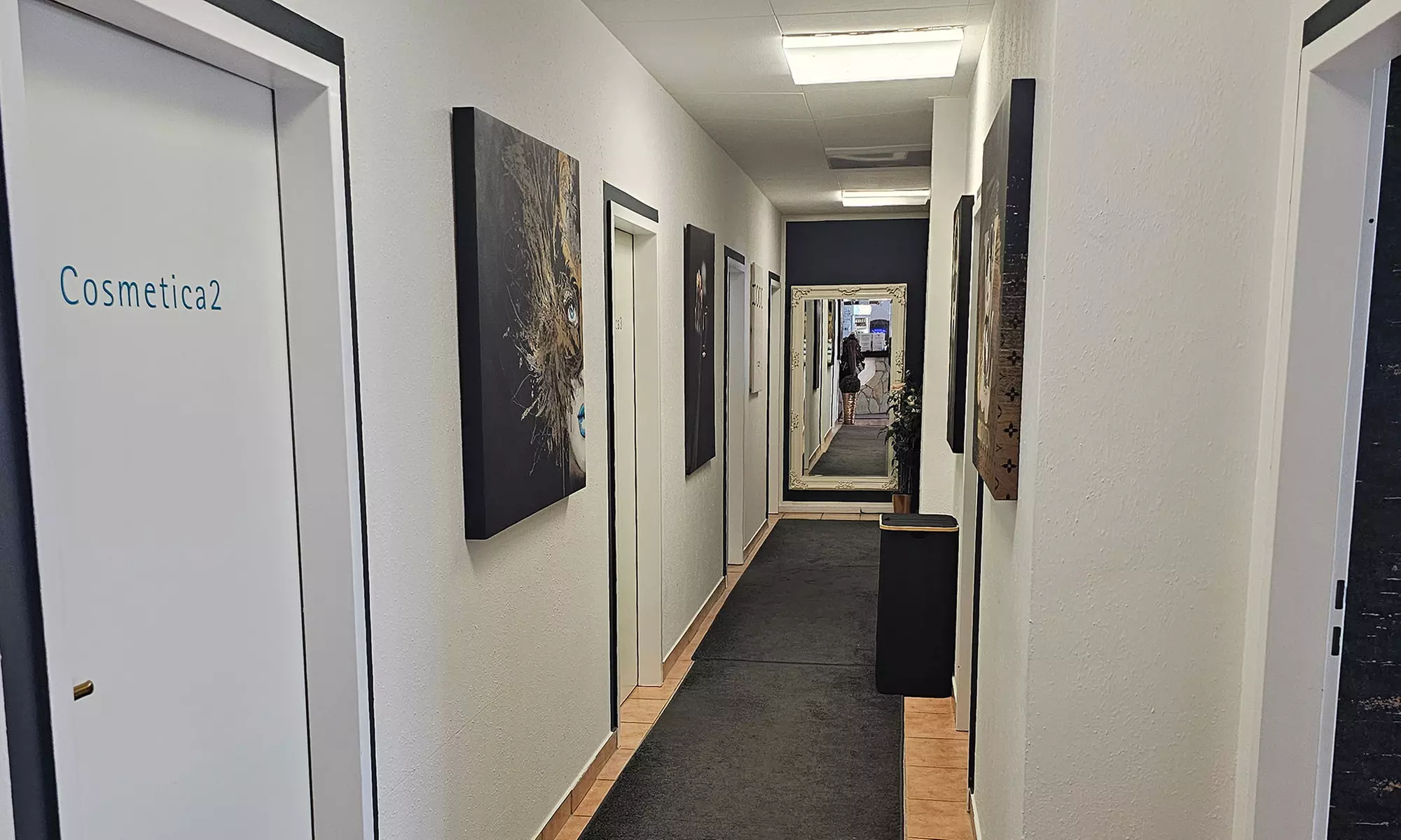 Porentiefe Reinigung: 60 Min. Hydrogen-Gesichtsbehandlung für 1 Person im Centro de Cosmetica (56% sparen) - Second Medium