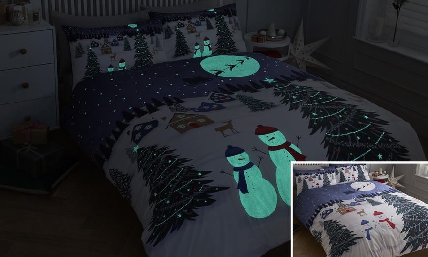 Image 1: Pieridae Christmas Scene Glow-in-the-Dark Reversible Duvet Set