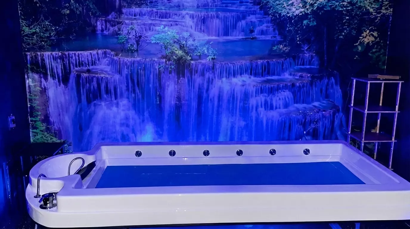 Rejuvenating Vichy Body Scrub Session for Smooth, Radiant Skin at Beaute Sleep Spa (Up to 30% Off) - Primary Image