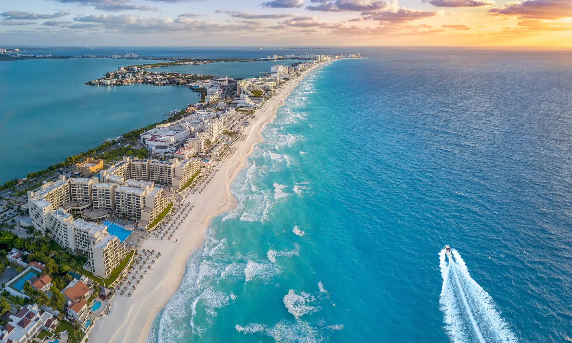 ✈ 4- or 6-Day Cancun All-Inclusive Vacation w/ Air – Weekender Breaks