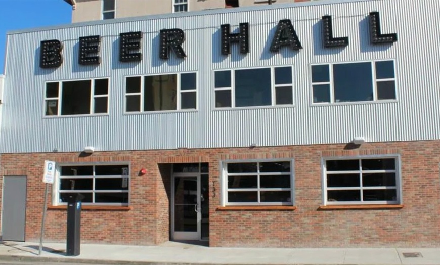 Image 7: Beer Flight & Bar Pie Combos + $50/$100 Food/Drink Credit