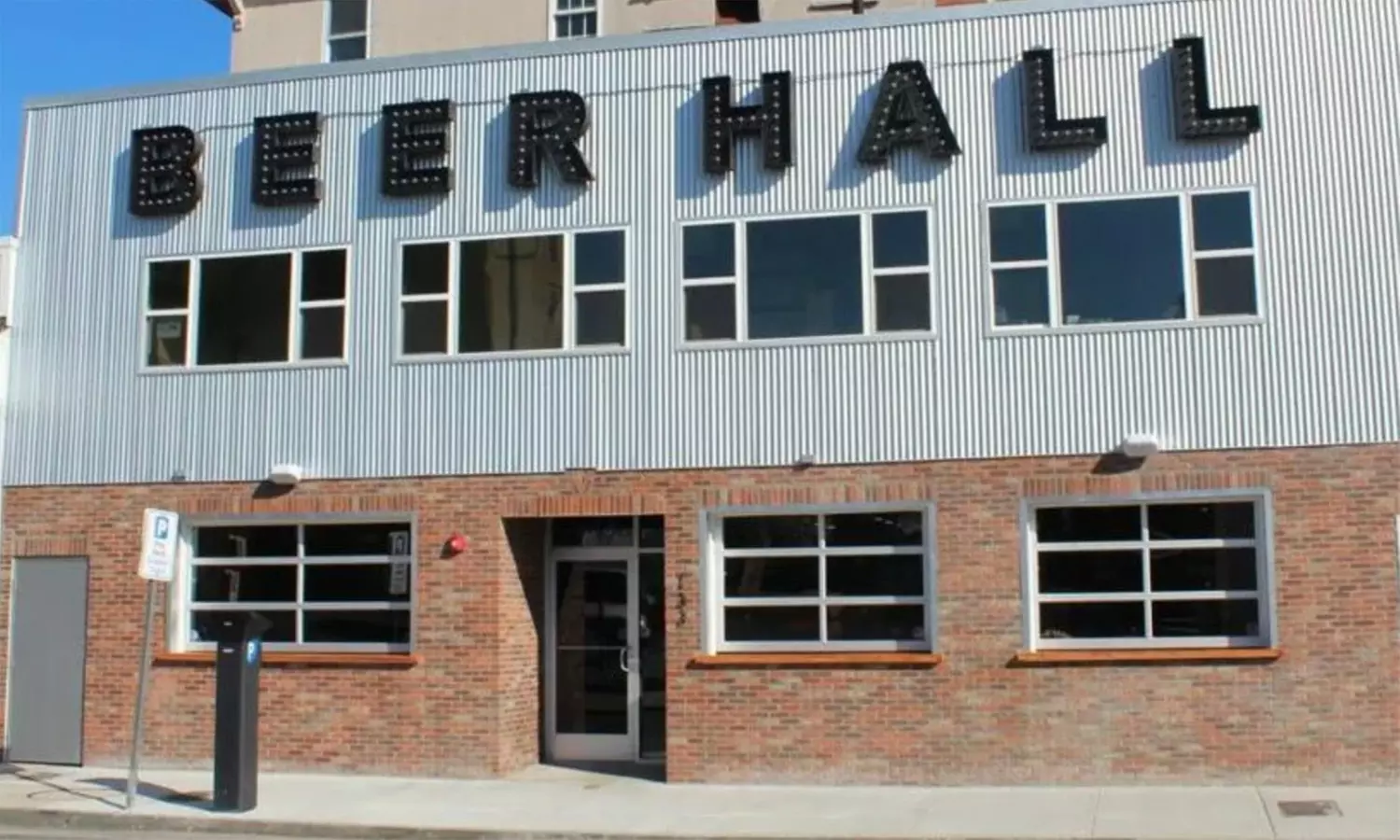 Beer Flight & Bar Pie Combos + $50/$100 Food/Drink Credit