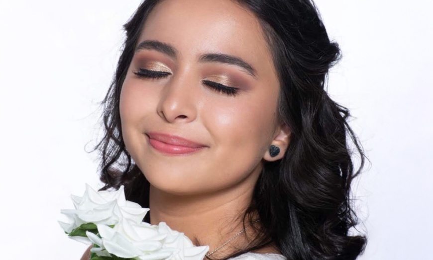 Image 1: Presume de piel ideal con 1 sesión de maquillaje especial para eventos
