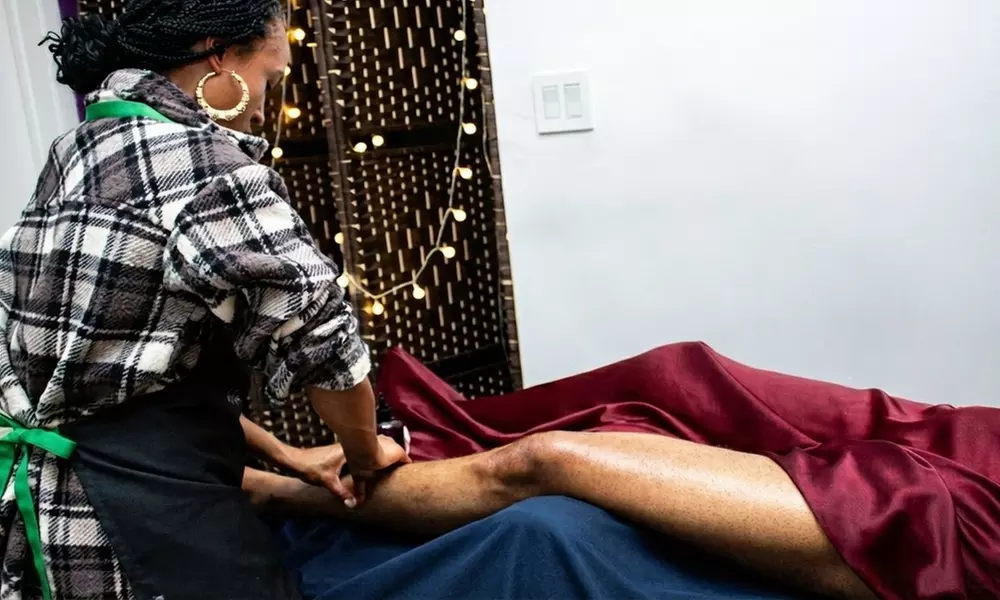 Luxury Swedish Massage: Hot Stones, Aromatherapy, Heated Bed & 432 Hz