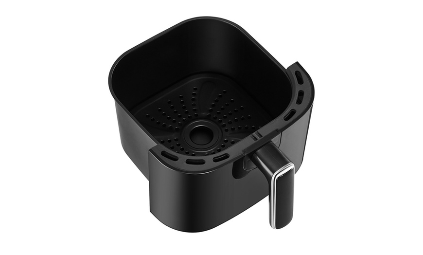 Image 7: 4.7, 5 or 6L Air Fryer with Smart Touch Display and 60 Minute Timer