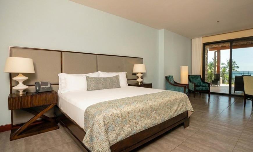 Image 4: ✈ 4-Night Deluxe Costa Rica Beach Resort w/ Air, Car Rental