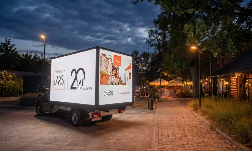 Mobilna reklama LED dla Twojej firmy na ciężarówce