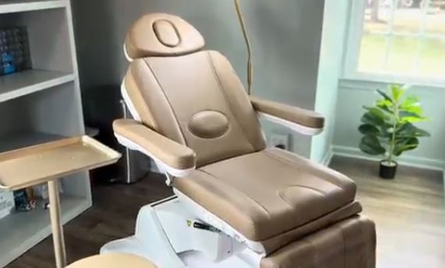 Image 2: Get 20, 40 or 60 Units of Xeomin or Jeuveau