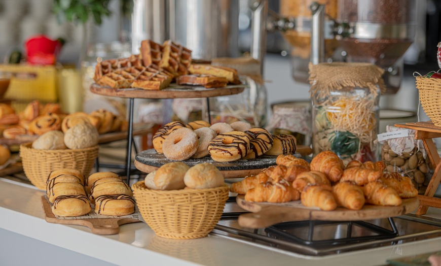 Image 3: Breakfast Buffet with Free-Flowing Coffee & Juices for All