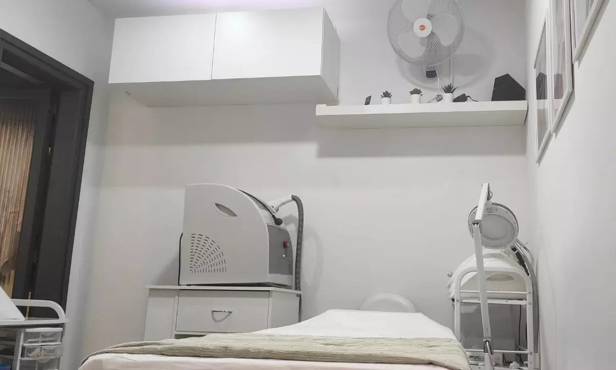 Tratamiento facial de fototerapia LED en Sábila