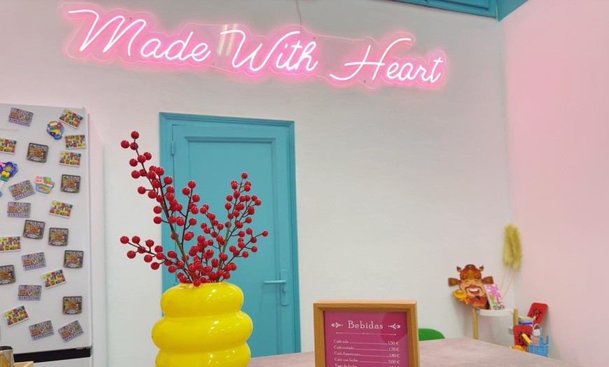 Image 12: Taller creativo a elegir con bebida para 1 o 2 personas