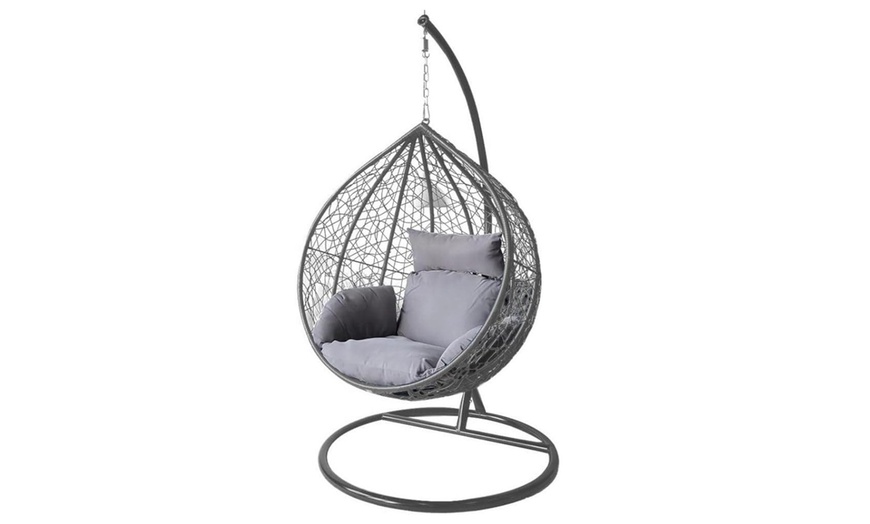 Image 4: Alivio Rattan Effect Hanging Basket Egg Chair