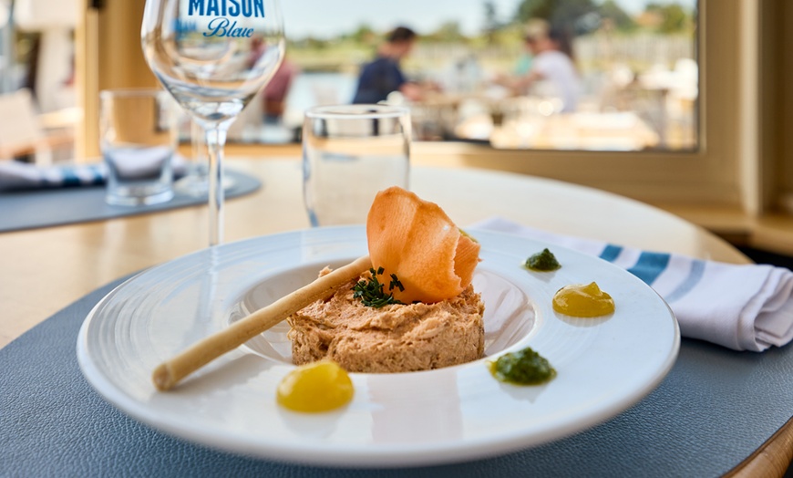 Image 4: Entrée, plat et dessert à la carte pour 2 ou 4 personnes