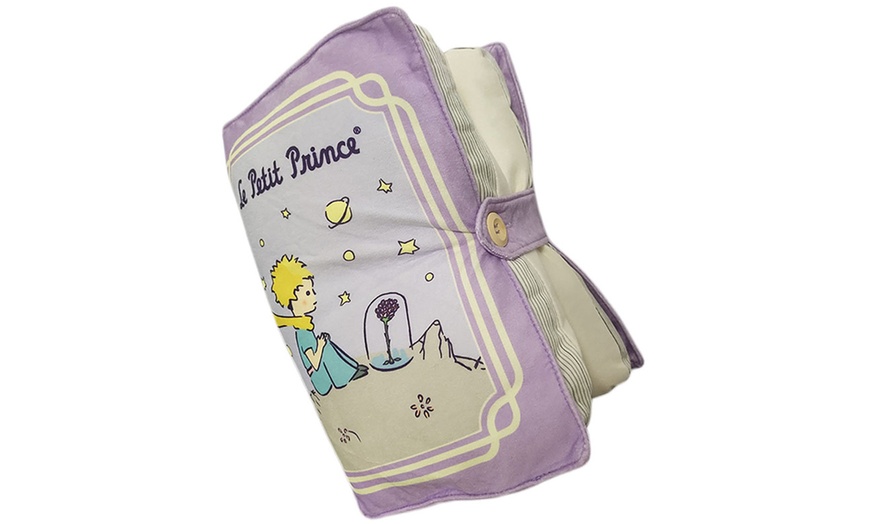 Image 13: Kissen in Buchform